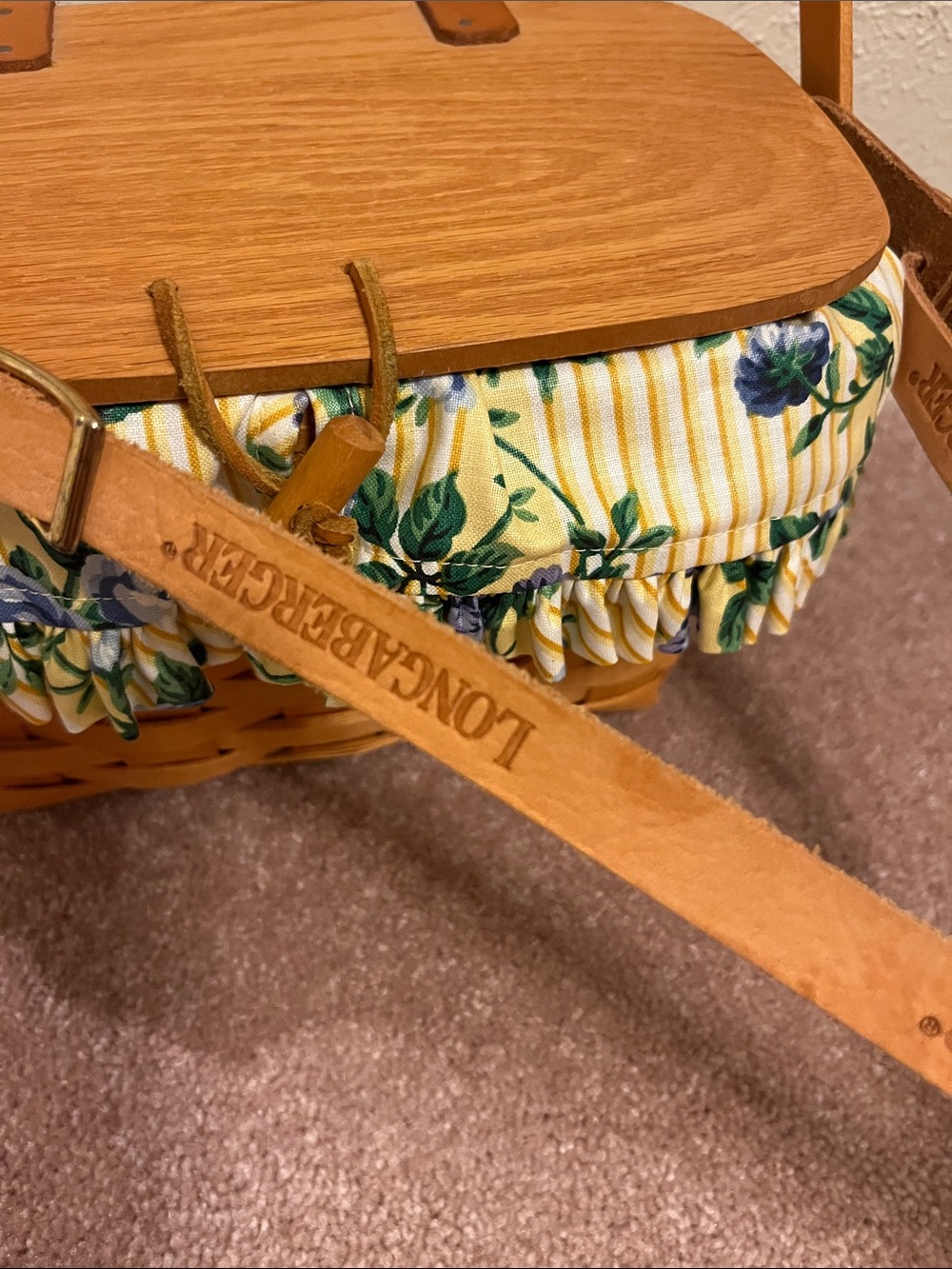 Longaberger Brown Woven Basket bag with Yellow Floral Liner and one more liner - Picture 2 of 7